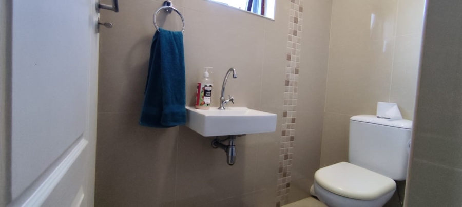 3 Bedroom Property for Sale in Lansdowne Western Cape